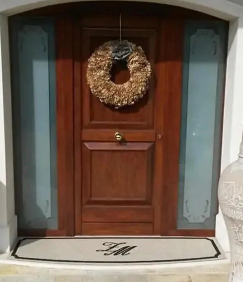 decorare ingresso di casa con zerbino personalizzato