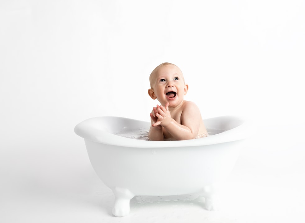 come fare il bagnetto al neonato