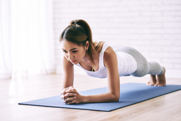 elbow plank per mettersi in forma tutti i benefici, come si comincia e challenge 30 giorni