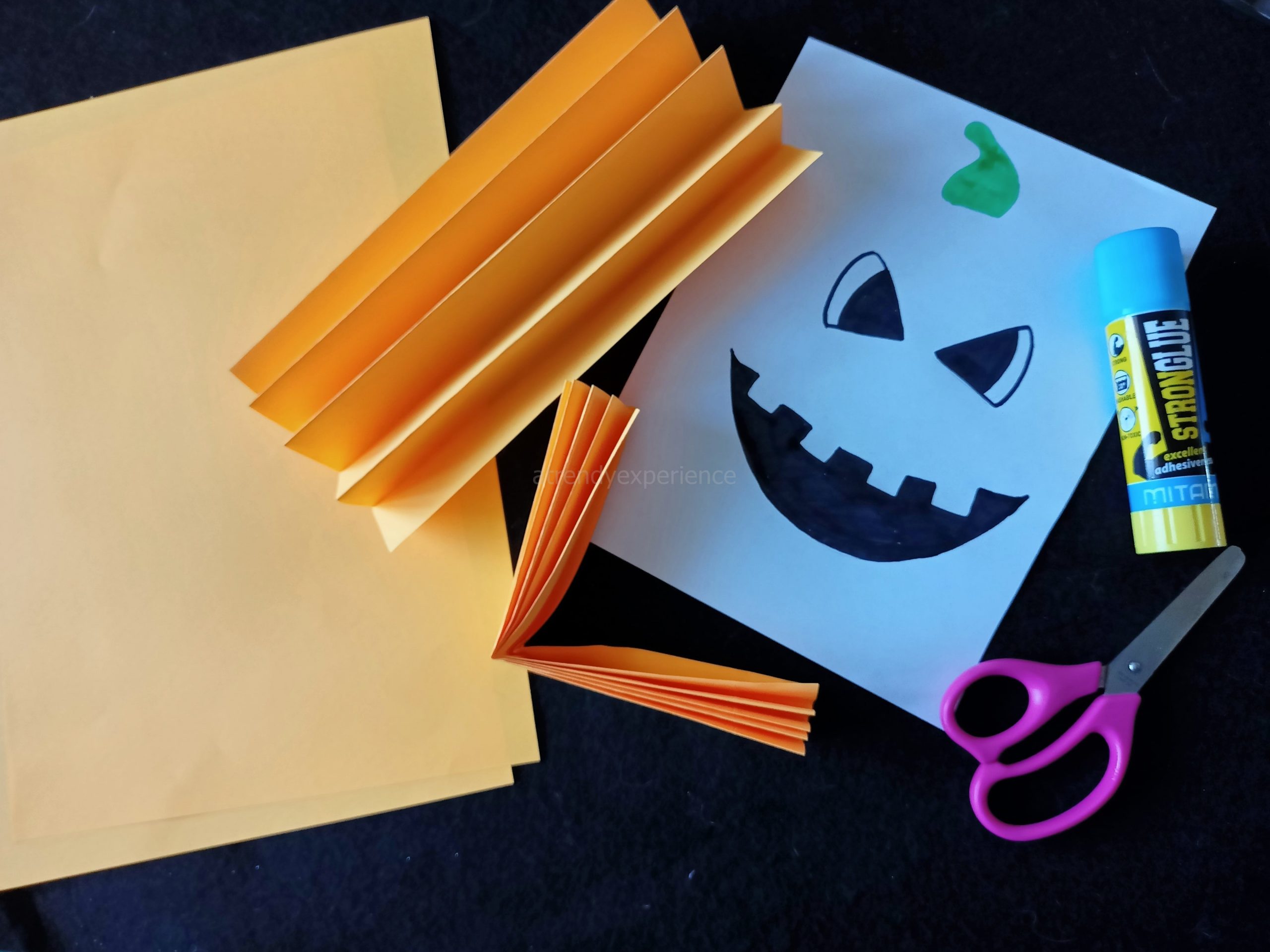 zucca di carta per Halloween per bambini tutorial