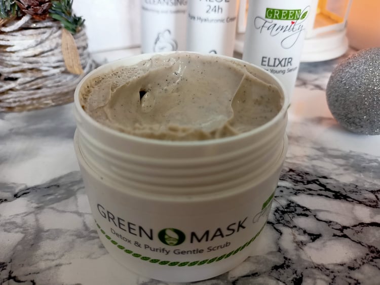 Green Mask Detox & Purify Gentle Scrub green family