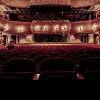Galateo Del Teatro: Tutte Le Regole Di Comportamento Per Spettatori