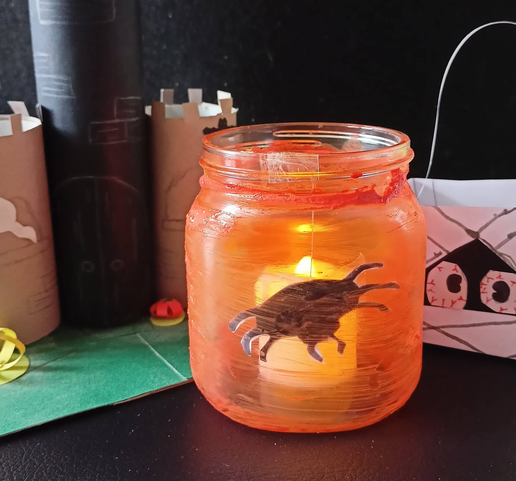 lavoretti di halloween lanterna mostruosa con ragno