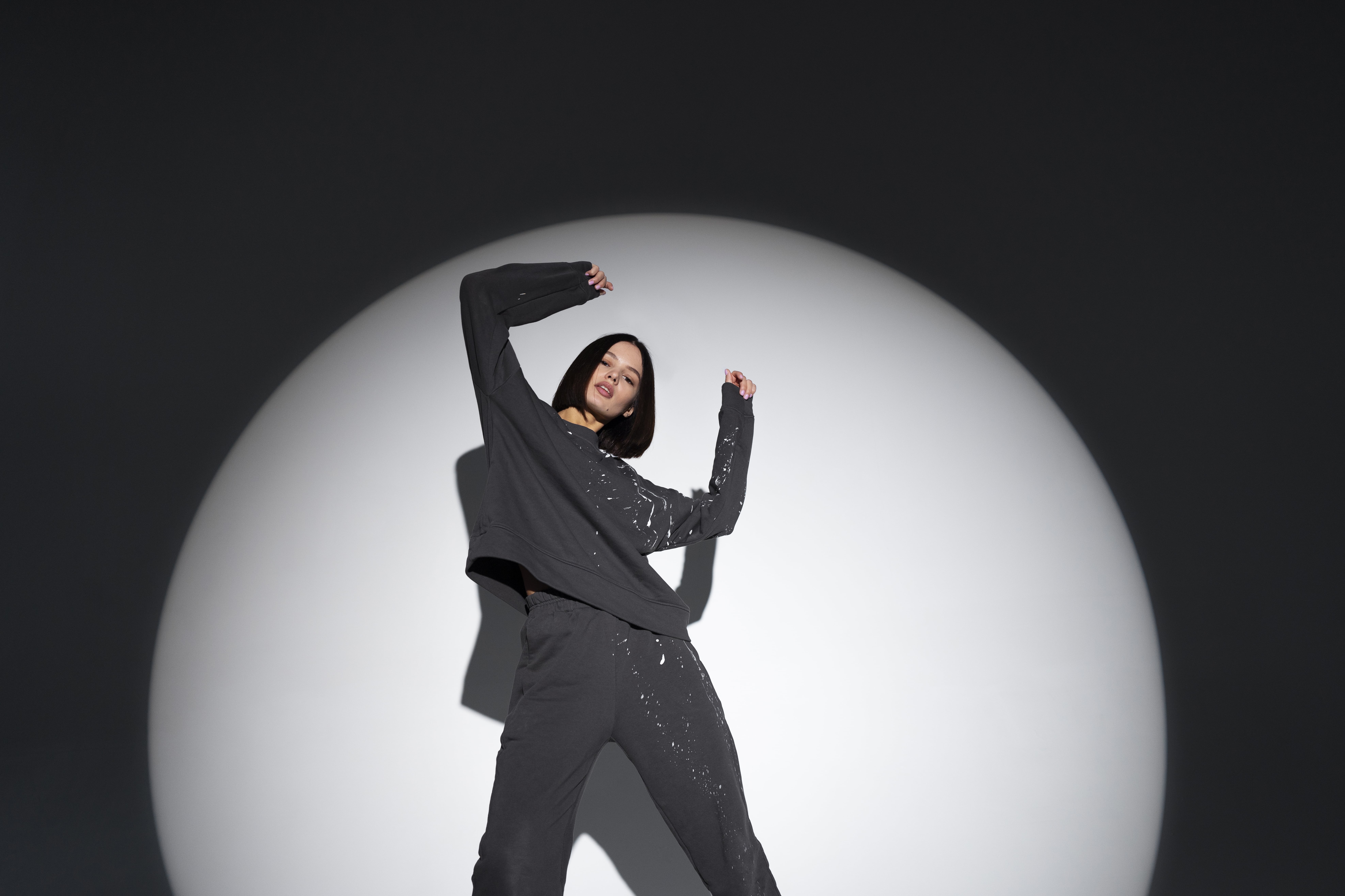Protagonisti moda 2024: i colori e tessuti di tendenza
