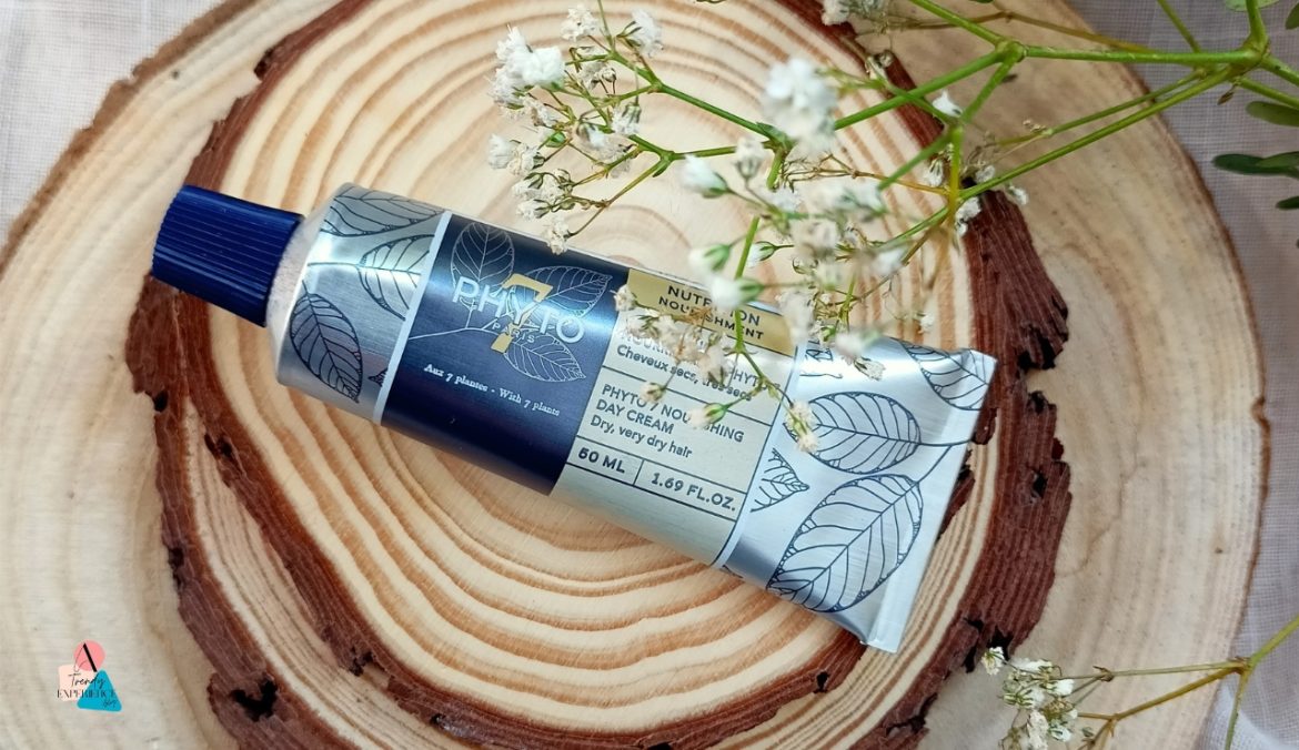 Phyto 7 recensione della crema idratante naturale per capelli secchi, fragili e spenti