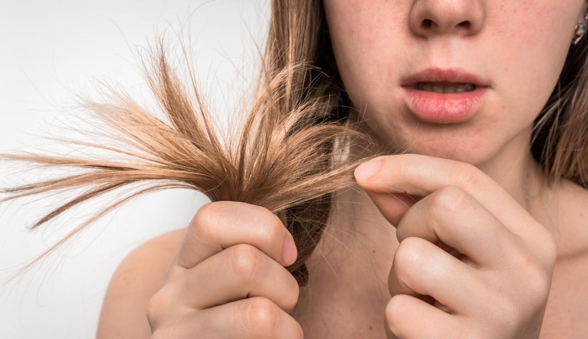 Capelli danneggiati, spenti, fragili ecco cosa fare