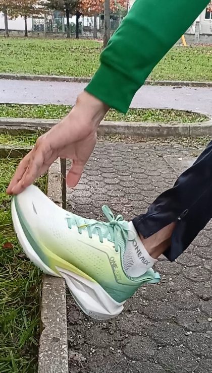 Le scarpe giuste per ricominciare a correre senza fare danni