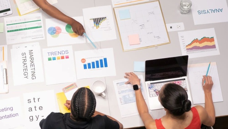 Materiali e stile coerenza arredamento smart working con la casa