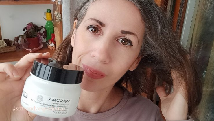 Perché dovremmo usare tutti una maschera detox