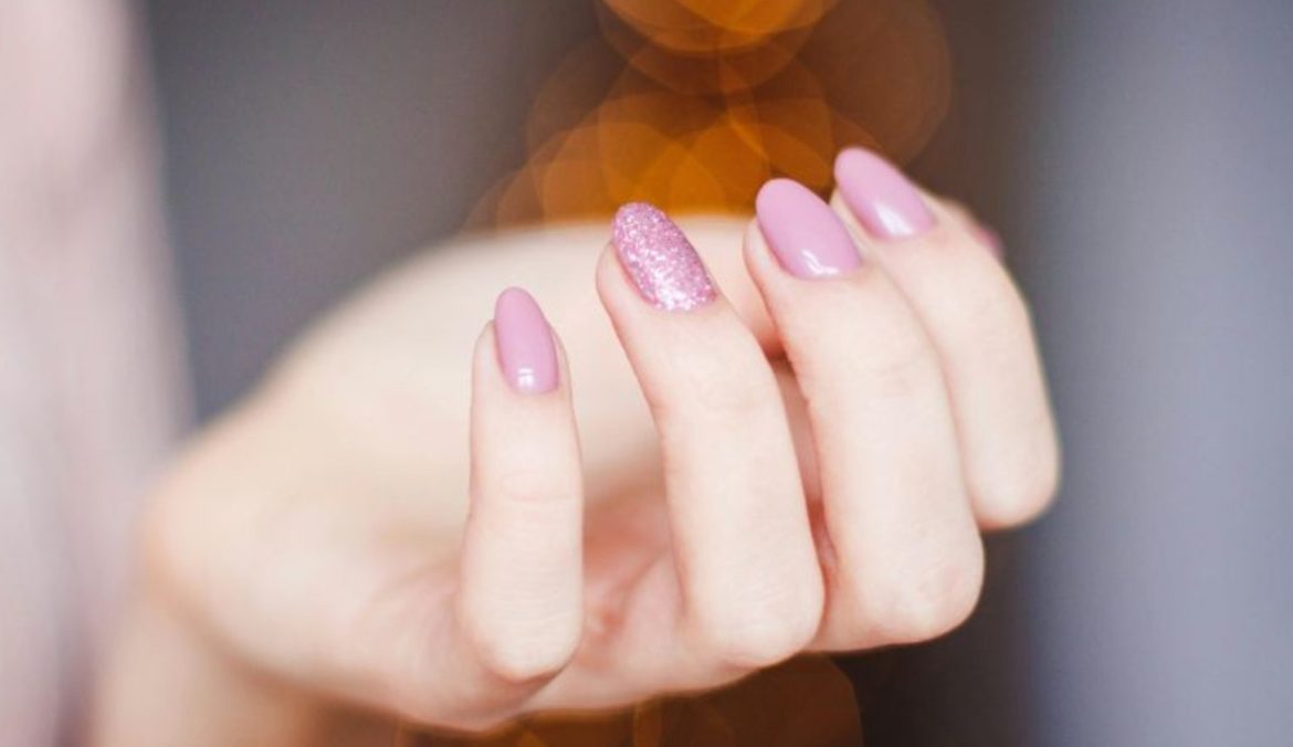 Mani curate e impeccabili l’impatto visivo e di comunicazione