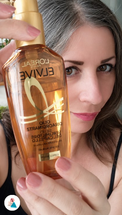 Come idratare i capelli secchi con l'Olio Straordinario Sublimatore del Capello