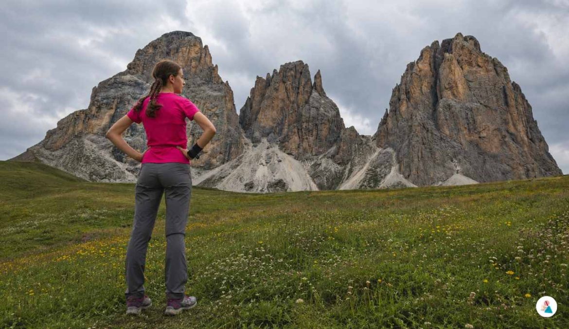 Camminare in montagna d'estate tutti i benefici per il corpo e la mente che solo la natura sa regal