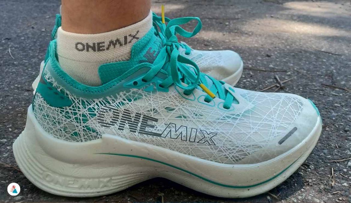 OneMix Chasing Light recensione delle scarpe per fondo e mezzofondo