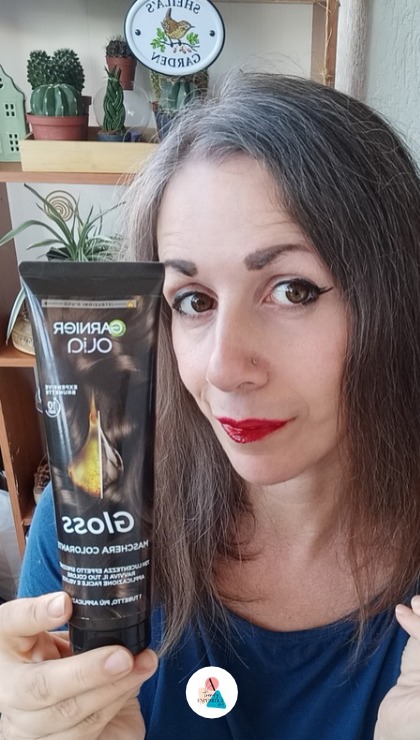Capelli grigi in transizione armonizzare il contrasto con Olia Gloss Expensive Brunette